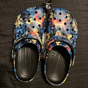 Classic tie dye graphic crocs